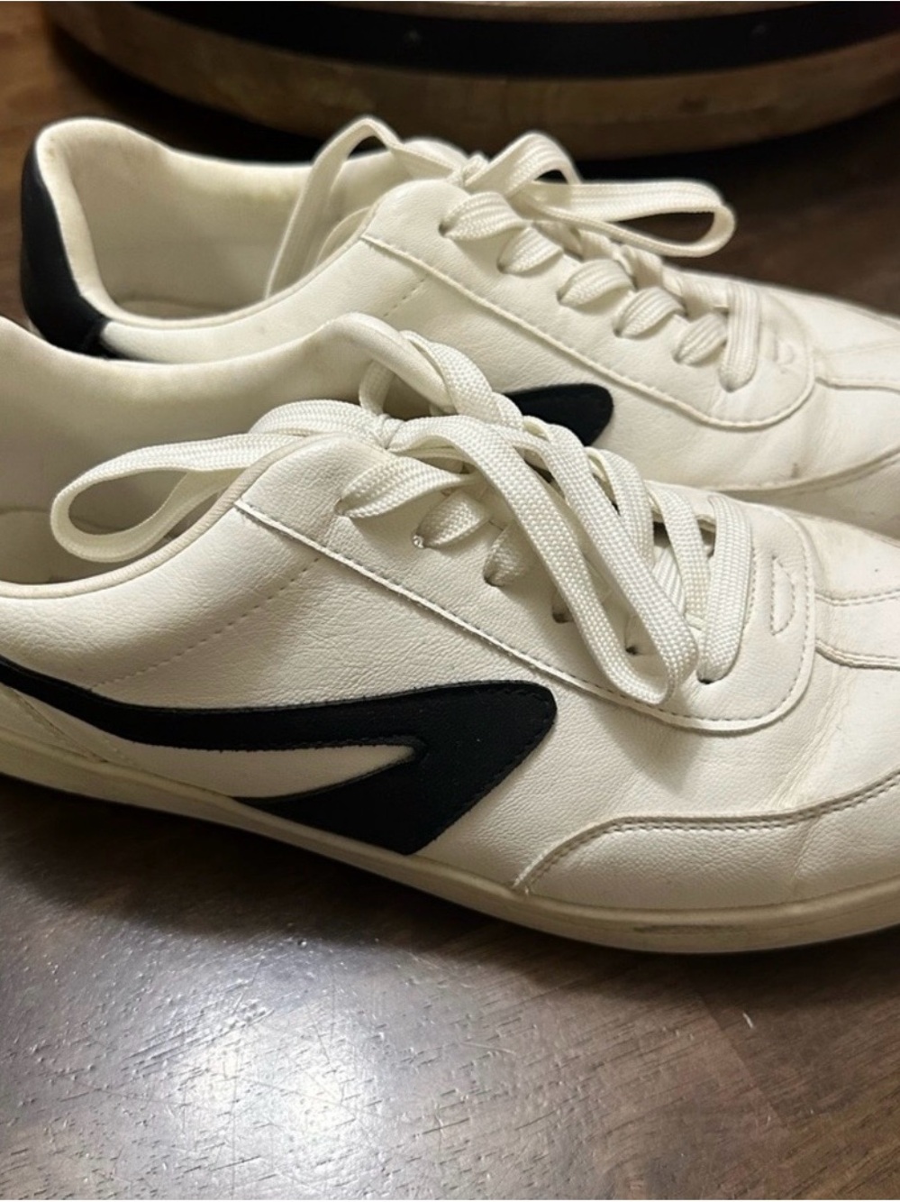 Dolce Vita White Leather Lace-Up Sneakers with Black Accent, Women’s Size 10